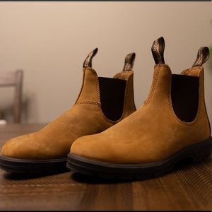 Blundstones 550 Suede Women’s Chelsea Boots